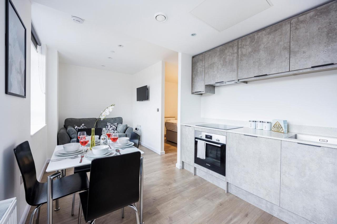 Cresta House - Modern Apartments ลูตัน ภายนอก รูปภาพ