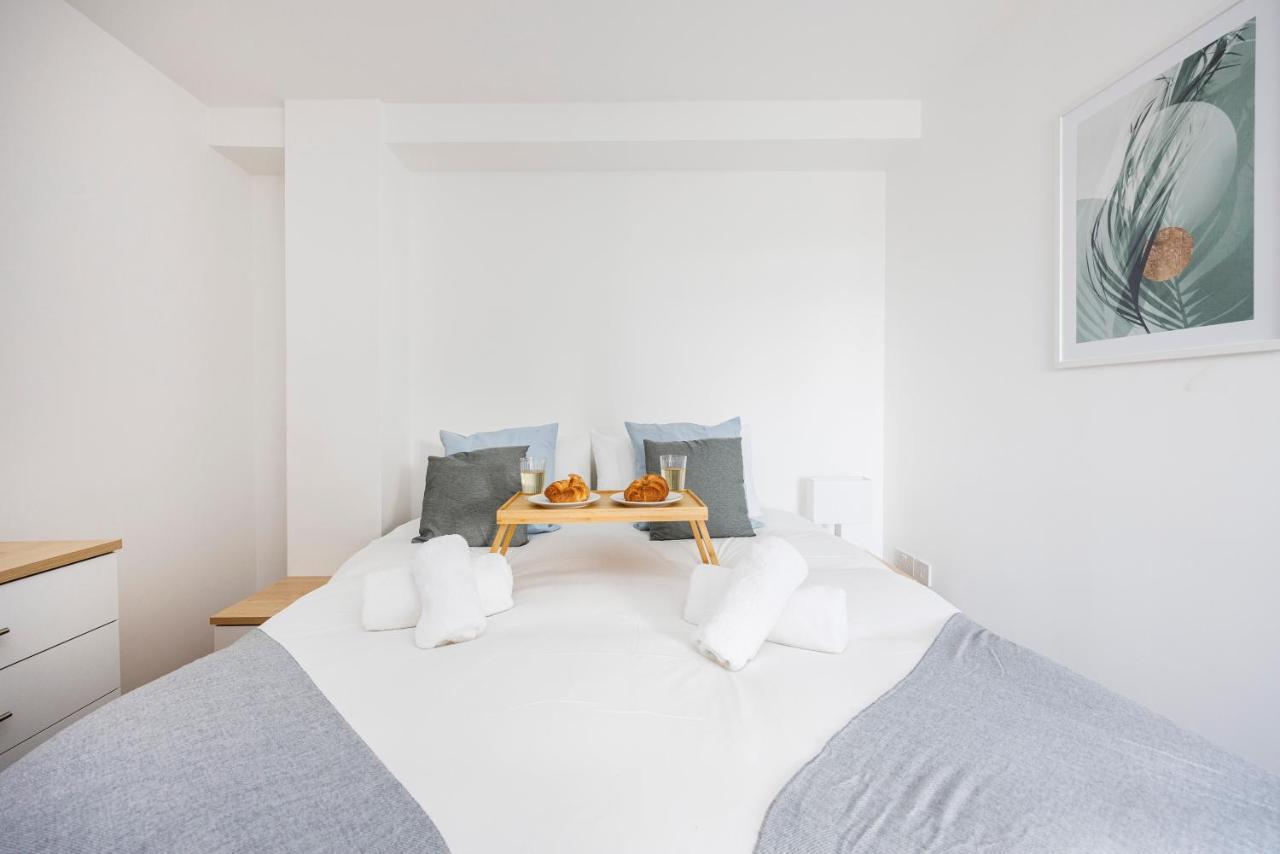 Cresta House - Modern Apartments ลูตัน ภายนอก รูปภาพ