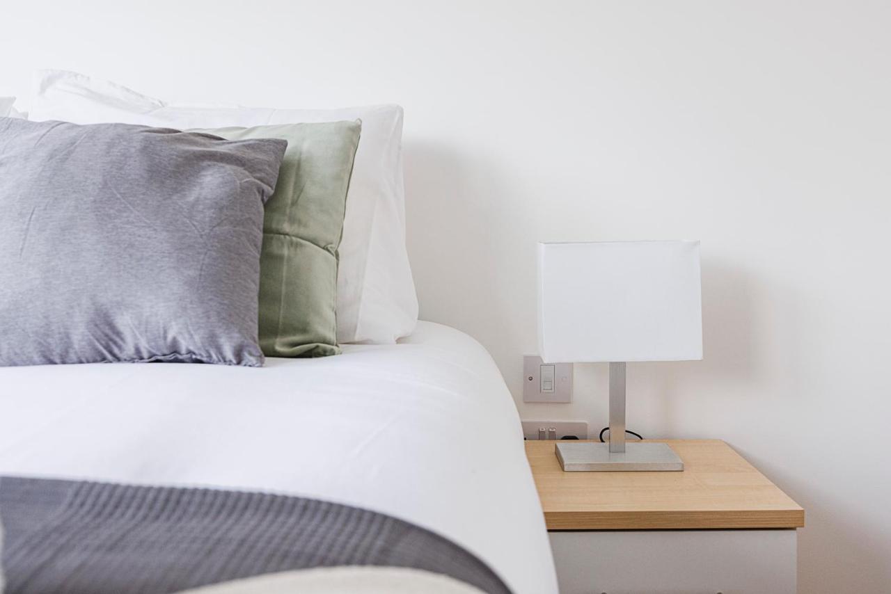 Cresta House - Modern Apartments ลูตัน ภายนอก รูปภาพ
